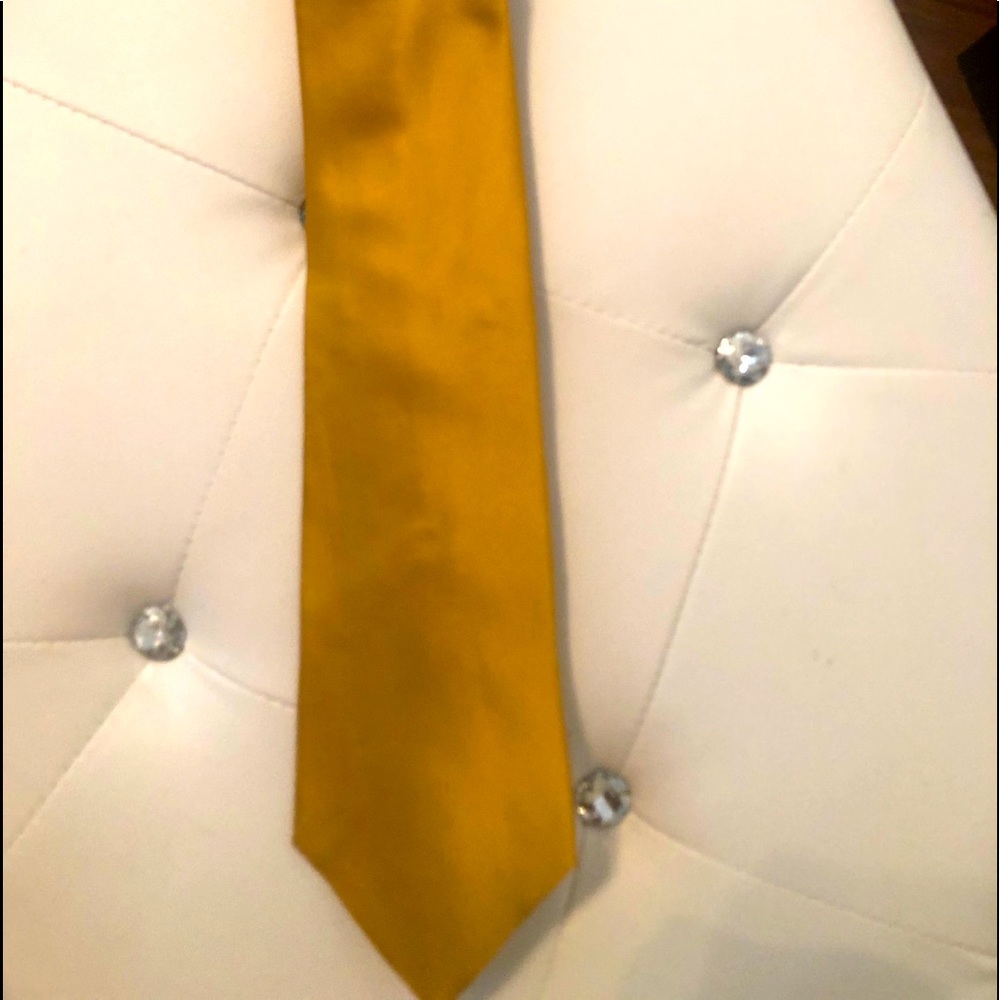 Zylo George Machado 100% Silk Necktie Tie